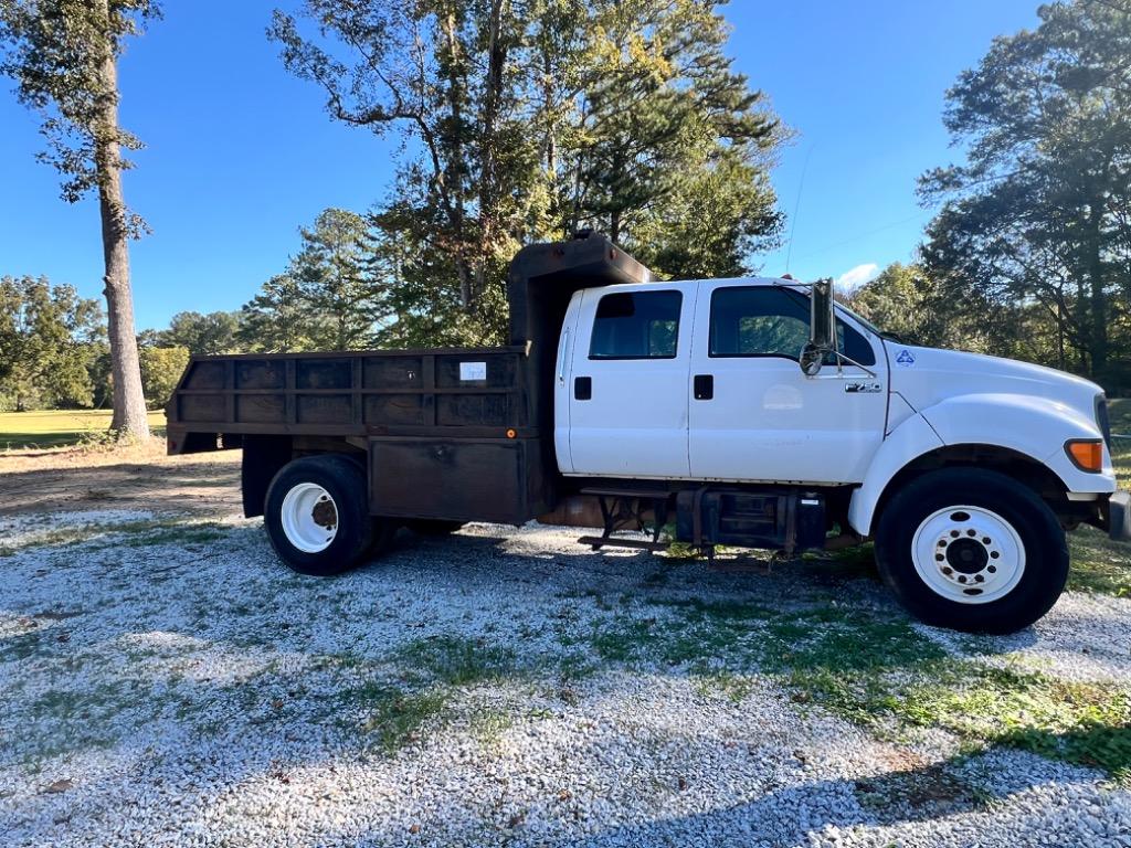 2000 Ford F-750 Super Duty - $12,000