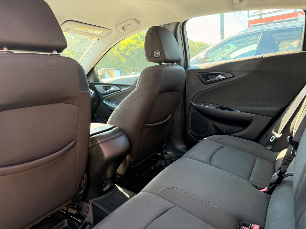 2019 Chevrolet Malibu - $10,995