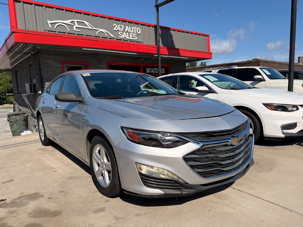 2019 Chevrolet Malibu - $10,995