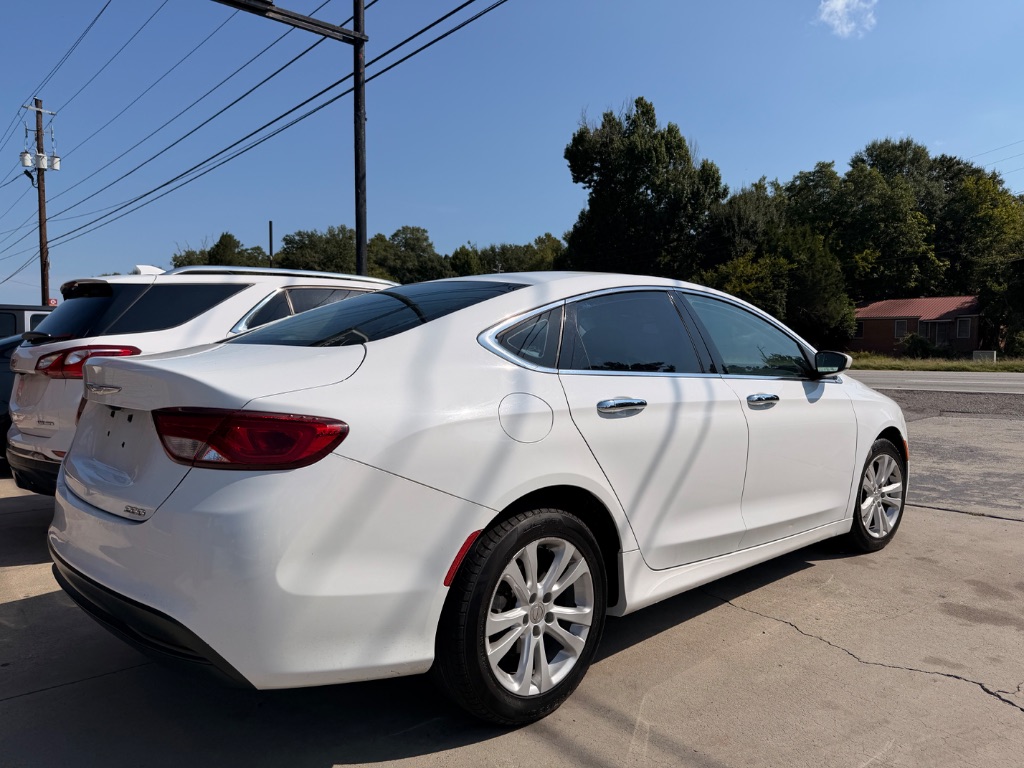 2017 Chrysler 200 - $12,275