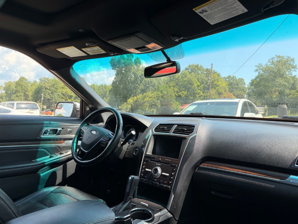 2016 Ford Explorer - $13,900