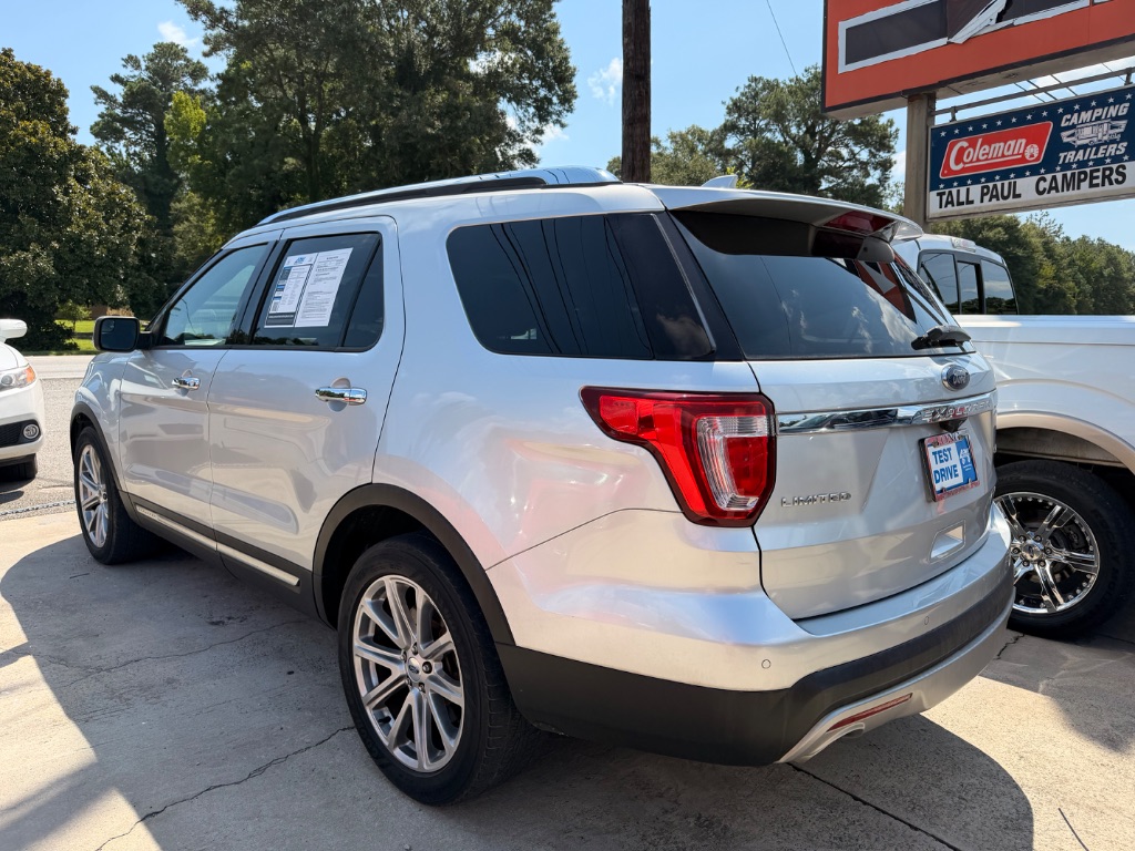 2016 Ford Explorer - $13,900