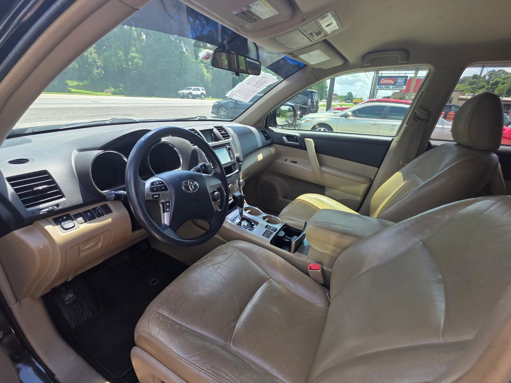2013 Toyota Highlander - $7,995