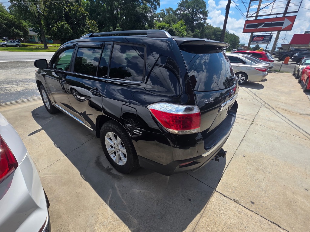 2013 Toyota Highlander - $7,995