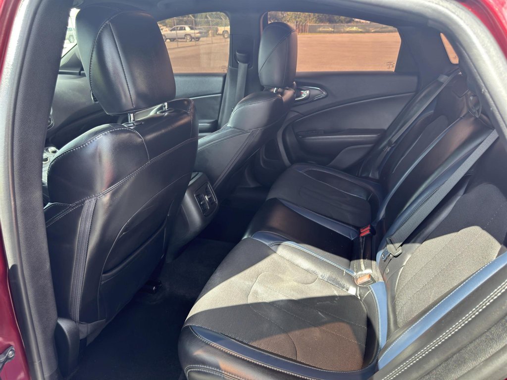 2015 Chrysler 200 S photo