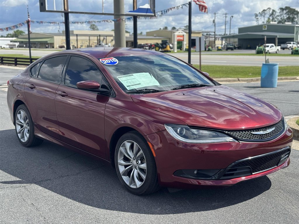 The 2015 Chrysler 200 S photos