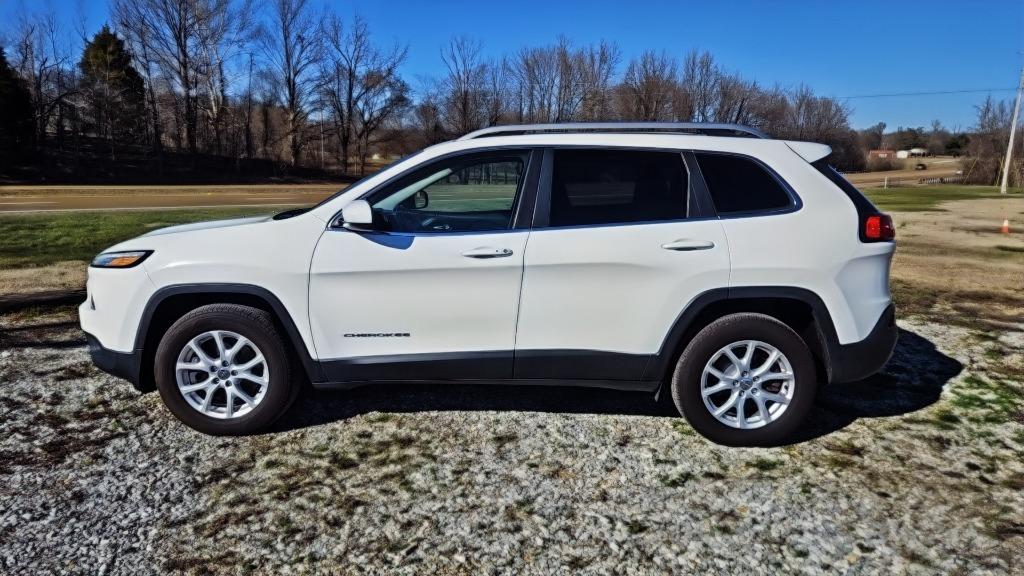 2017 Jeep Cherokee - $10,950
