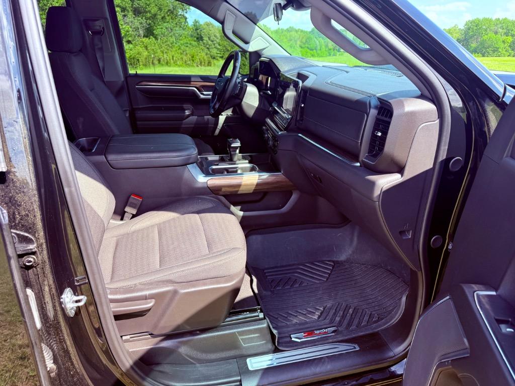 2024 Chevrolet Silverado - $46,000