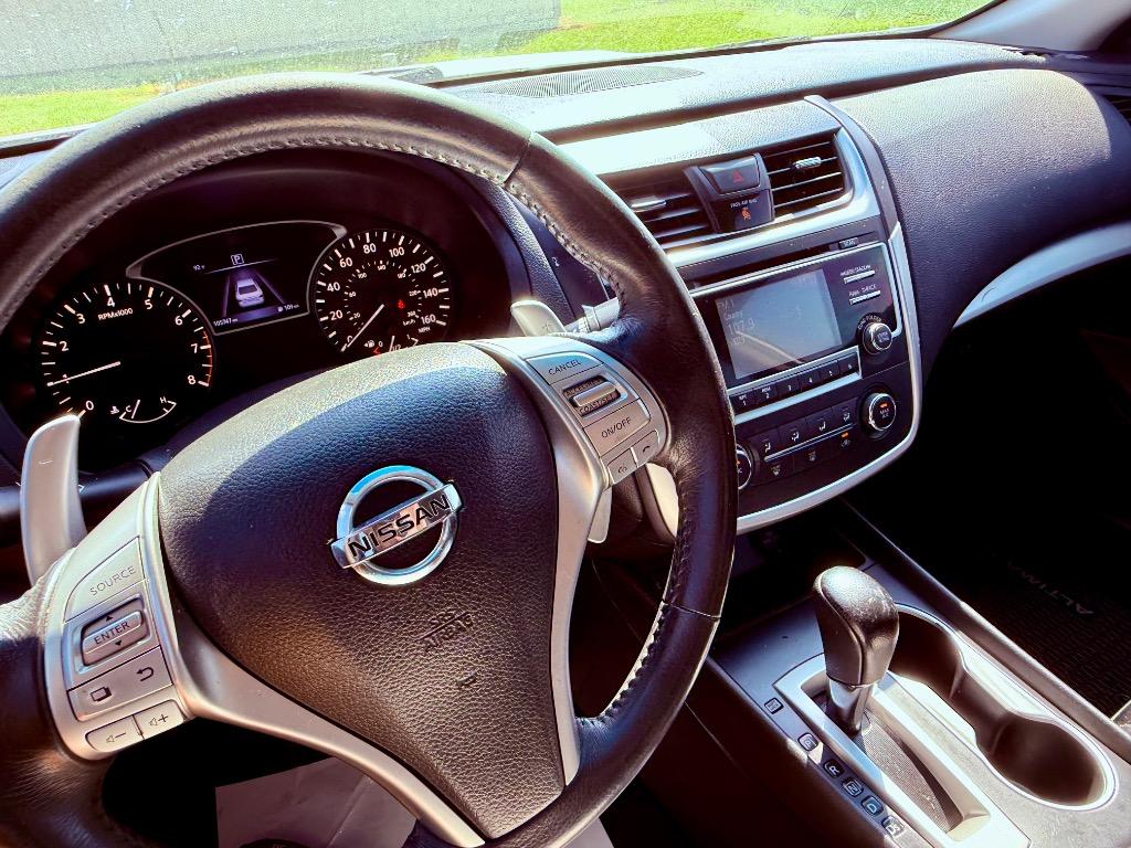 2016 Nissan Altima - $9,950