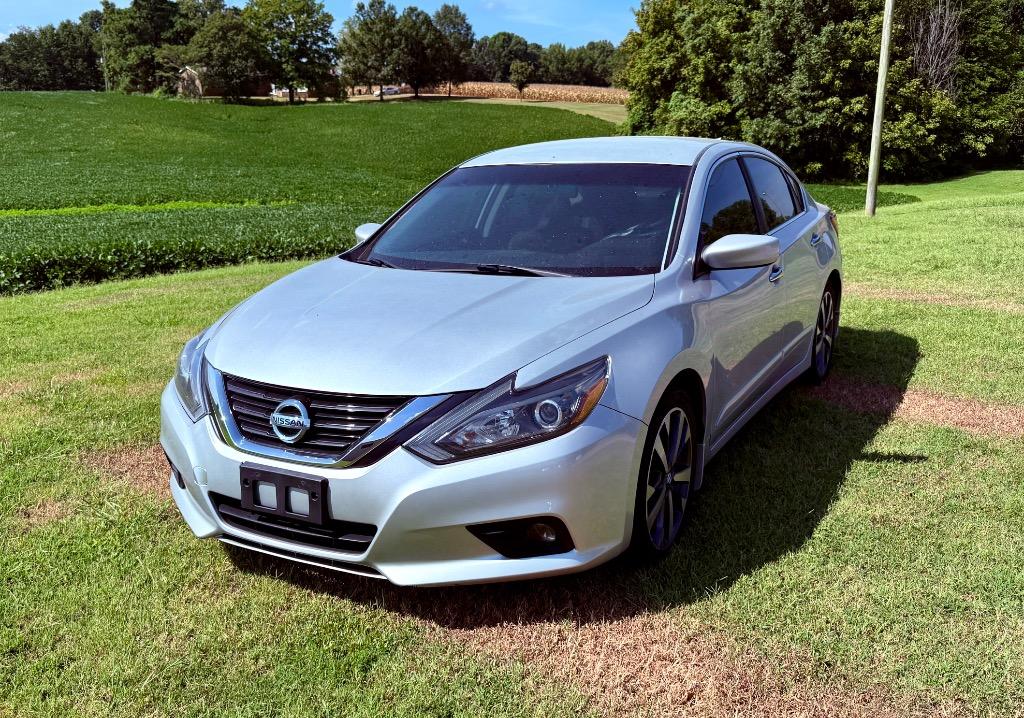 2016 Nissan Altima - $9,950