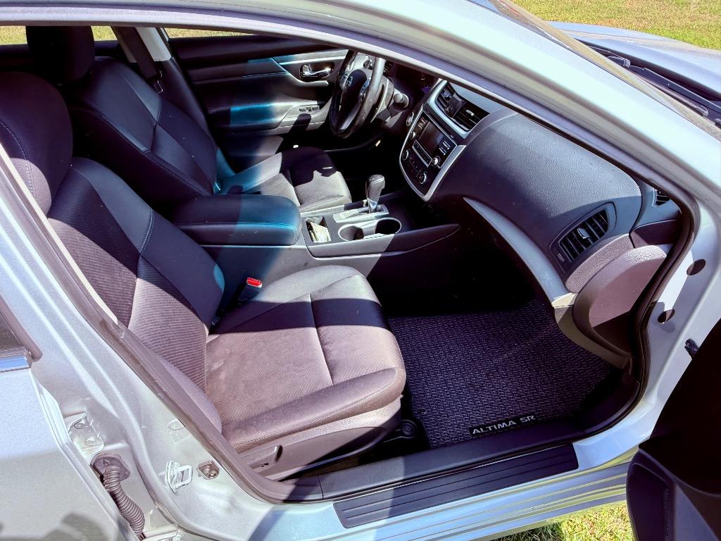 2016 Nissan Altima - $9,950