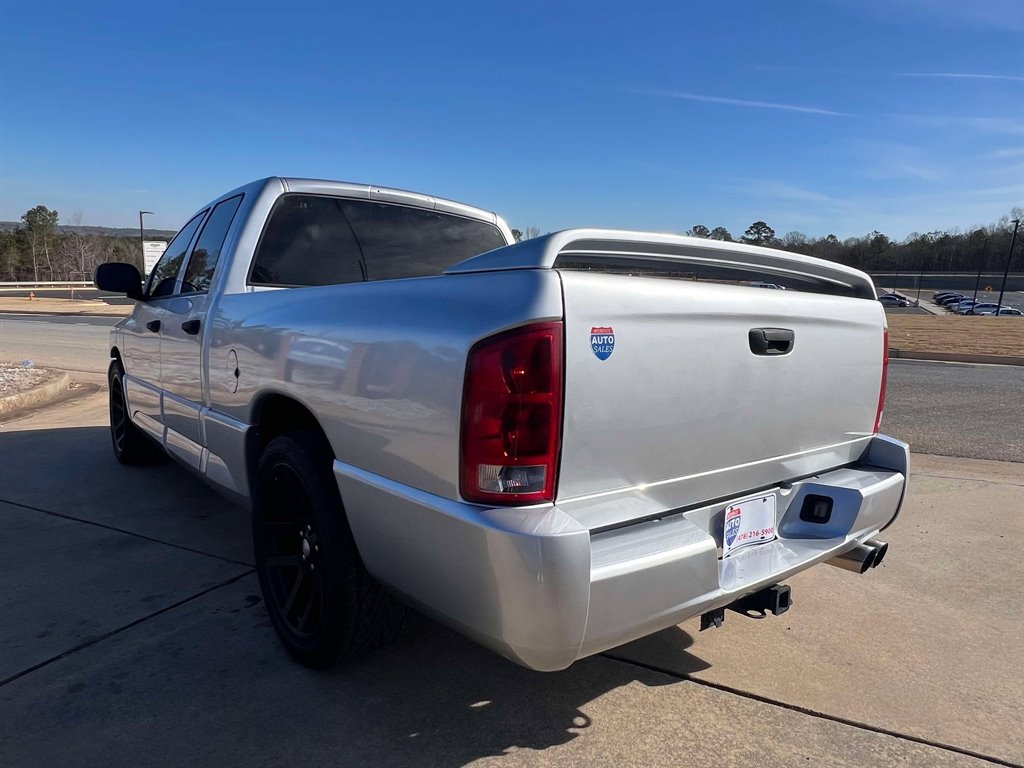 2005 Dodge Ram 1500 - $21,900