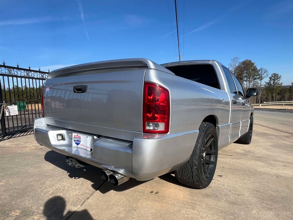 2005 Dodge Ram 1500 - $21,900