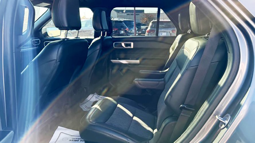 2022 Ford Explorer - $31,900