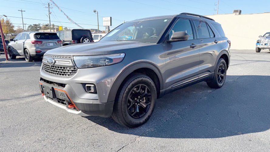 2022 Ford Explorer - $31,900