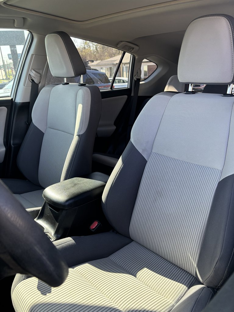 2015 Toyota RAV4 - $17,999
