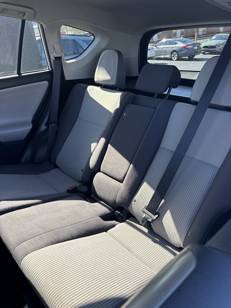 2015 Toyota RAV4 - $17,999