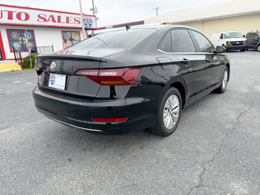 2019 Volkswagen Jetta - $17,999