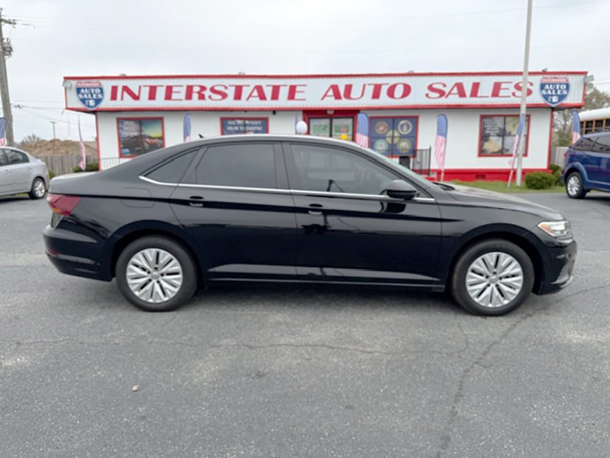2019 Volkswagen Jetta - $17,999
