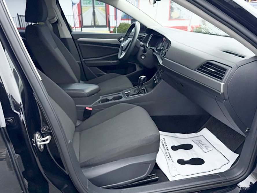 2019 Volkswagen Jetta - $17,999