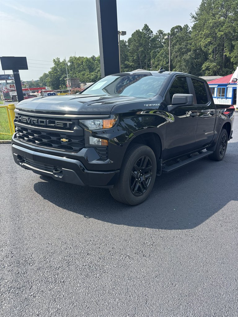 2023 Chevrolet Silverado - $33,999