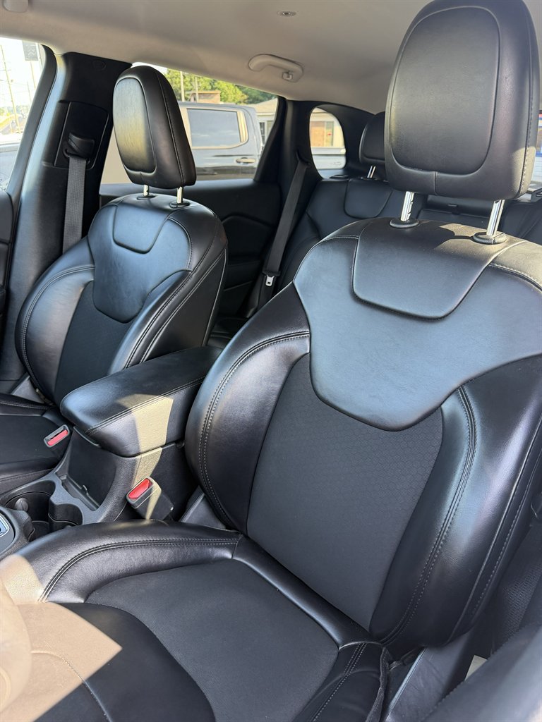 2020 Jeep Cherokee - $18,999