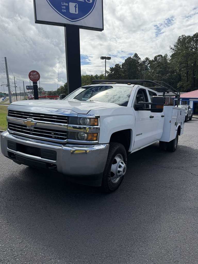 2015 Chevrolet Silverado - $33,999