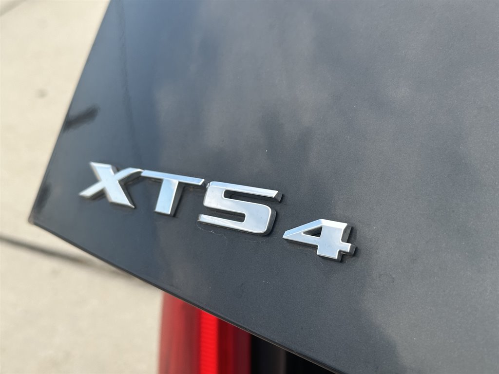 2014 Cadillac XTS - $20,995