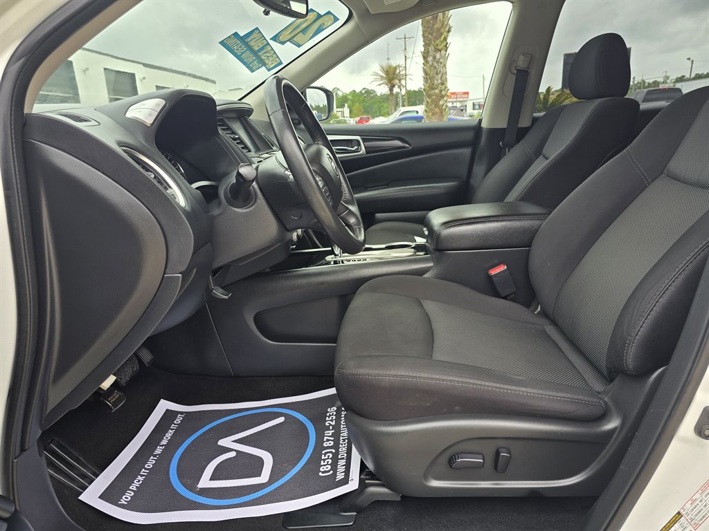 2020 Nissan Pathfinder SV photo