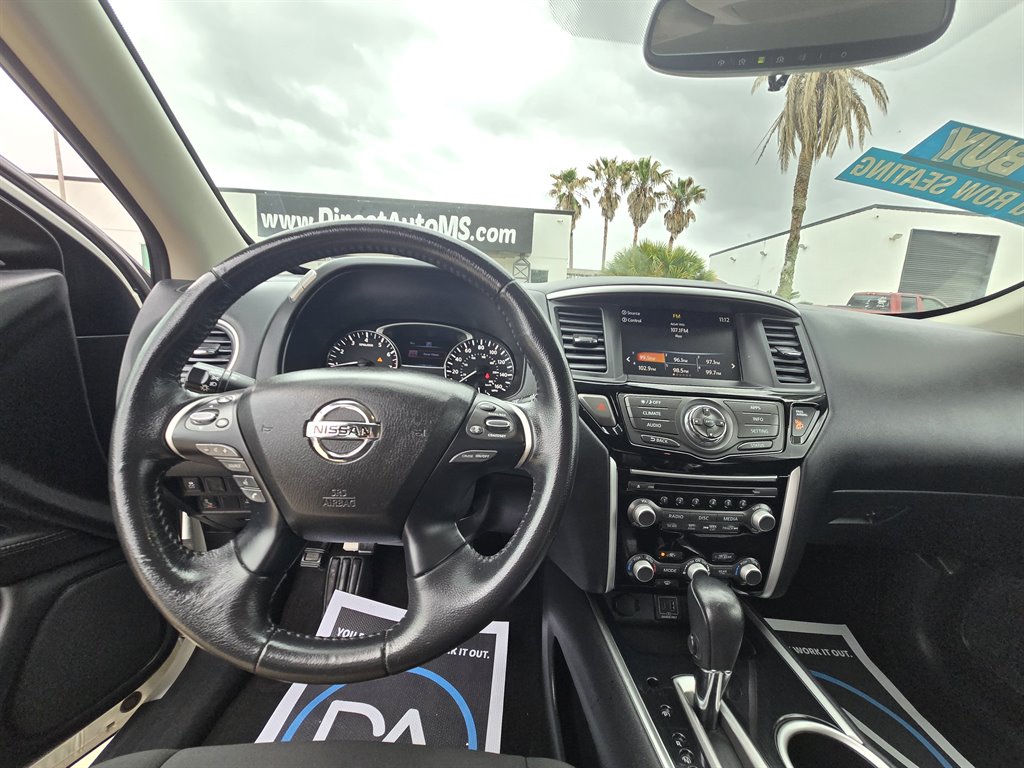 2020 Nissan Pathfinder SV photo