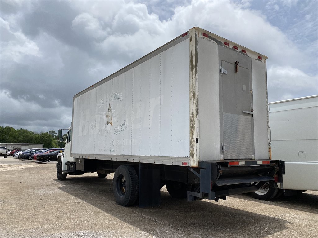 1998 Freightliner FL70 - $18,988
