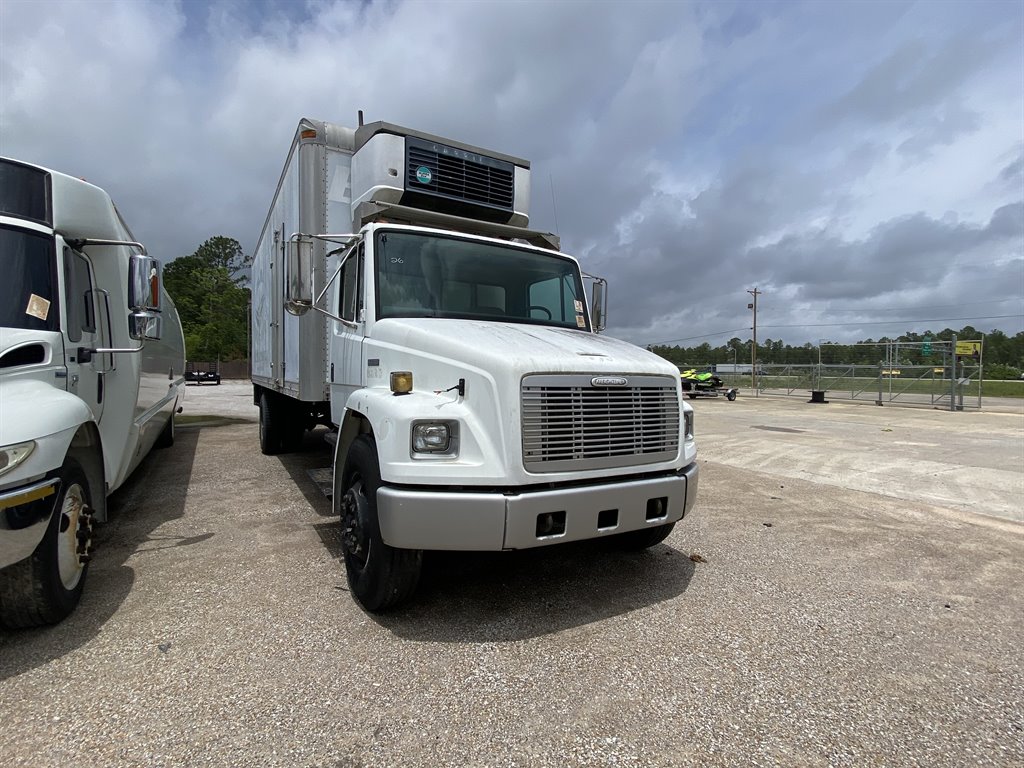 1998 Freightliner FL70 - $18,988