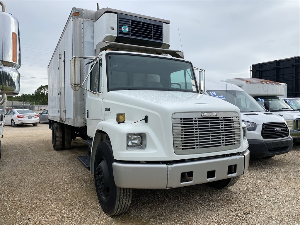 1998 Freightliner FL70 - $18,988