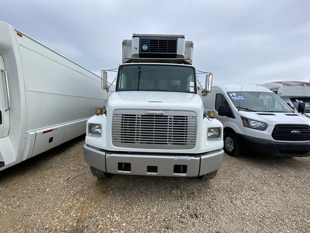 1998 Freightliner FL70 - $18,988