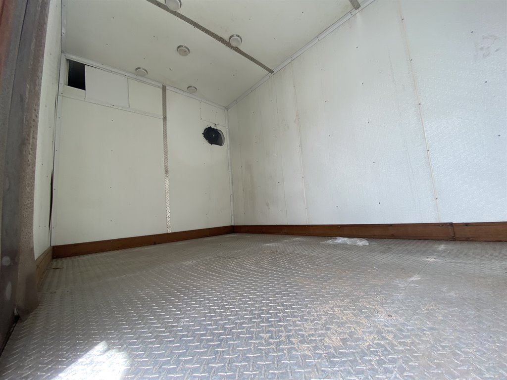 1998 Freightliner FL70 - $18,988