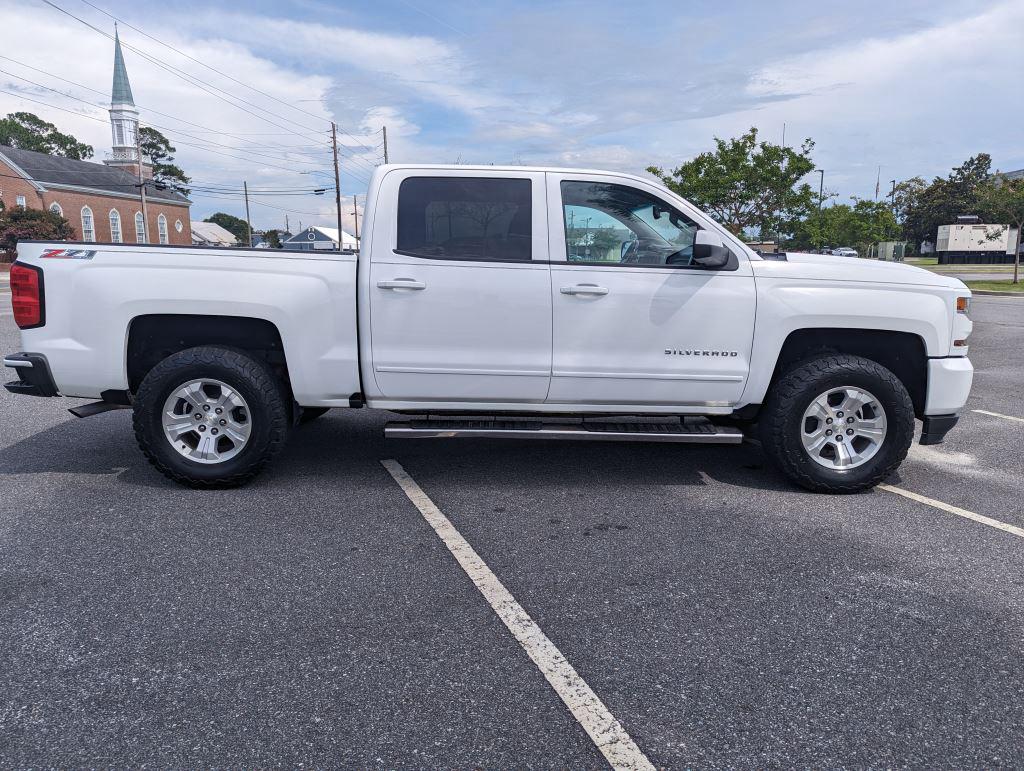 2017 Chevrolet Silverado 1500  LT  photo
