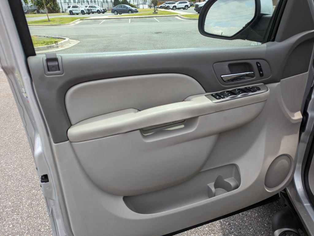 2014 Chevrolet Suburban LT 1500 photo