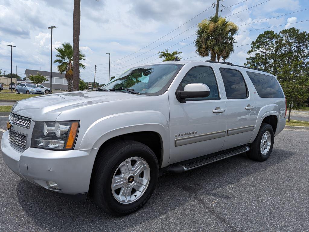 2014 Chevrolet Suburban LT 1500 photo