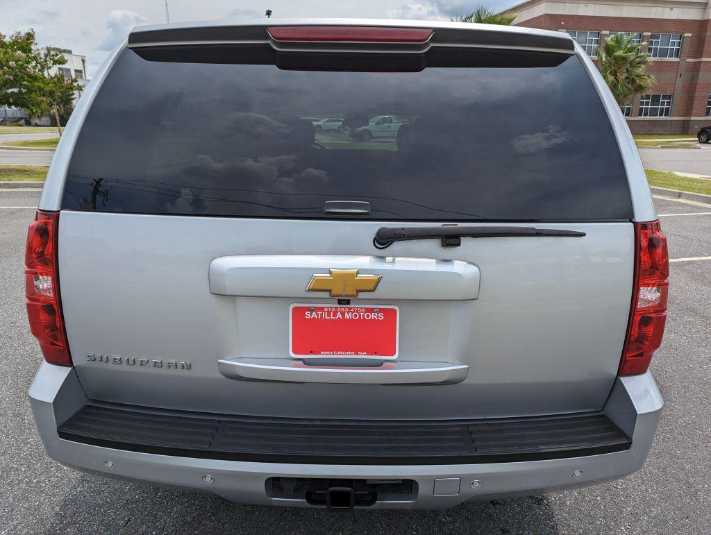 2014 Chevrolet Suburban LT 1500 photo