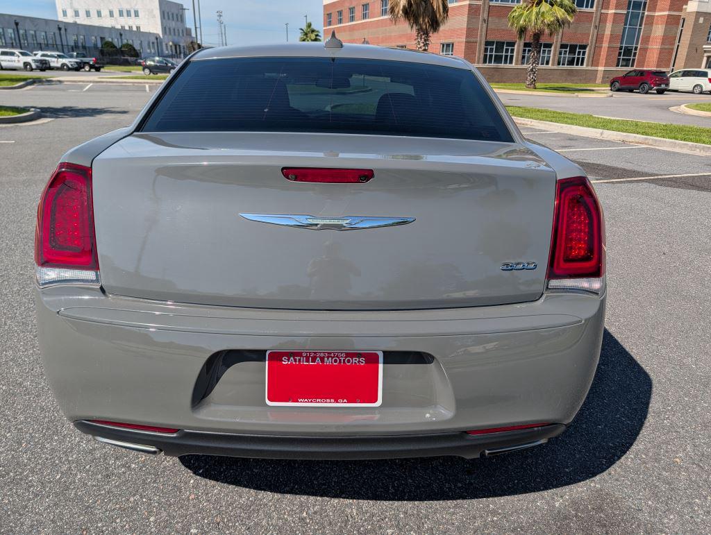 2018 Chrysler 300 - $13,995