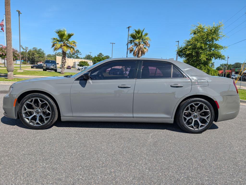 2018 Chrysler 300 - $13,995