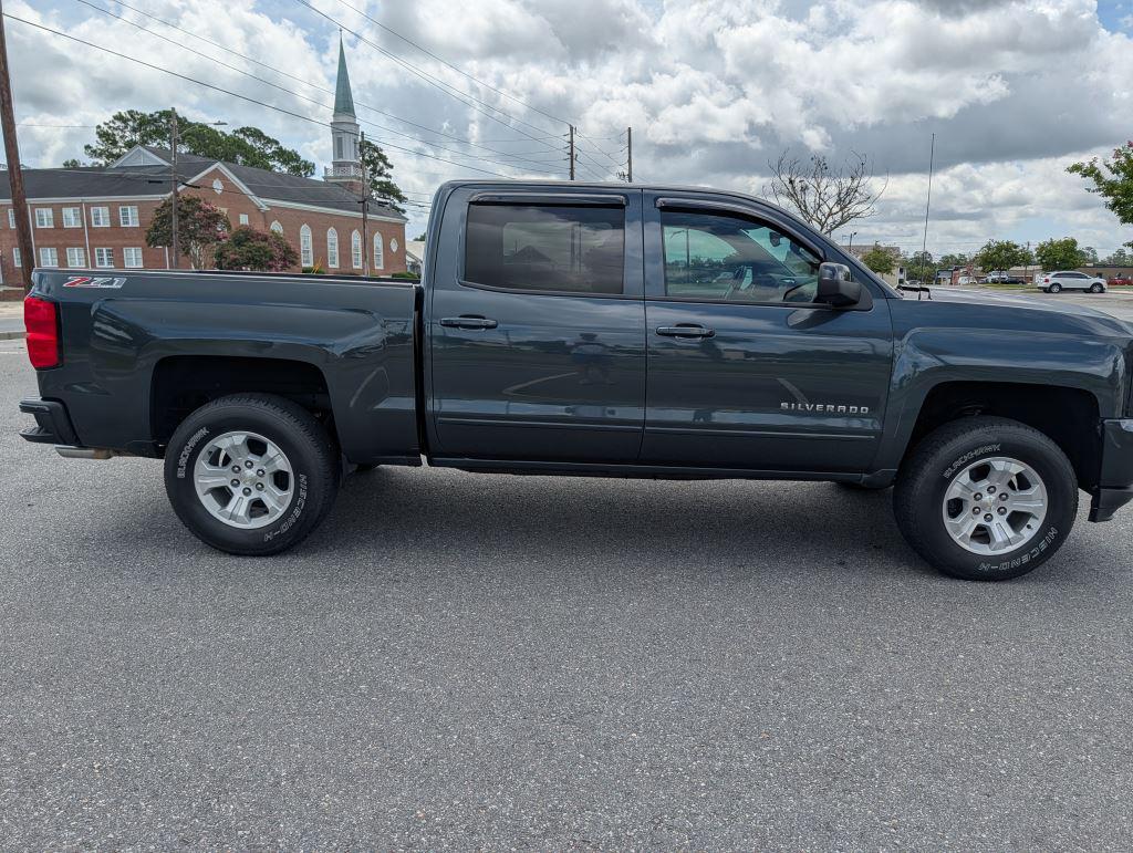 2017 Chevrolet Silverado - $17,995