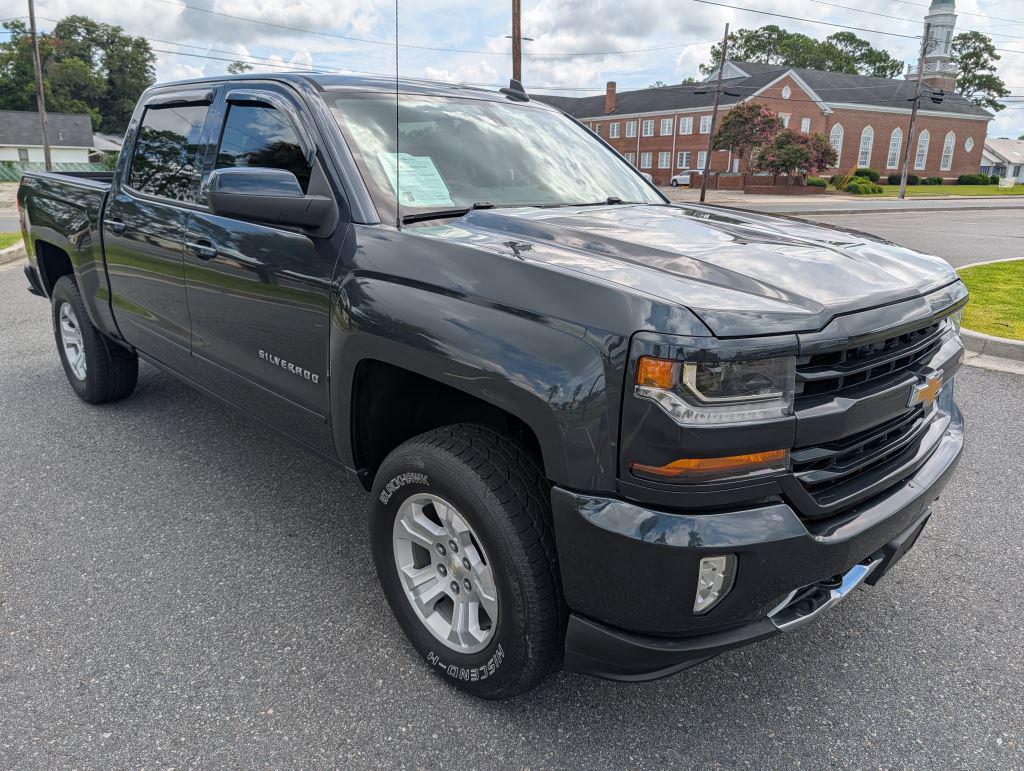 2017 Chevrolet Silverado - $17,995