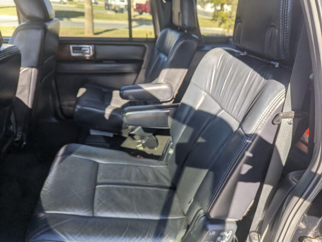 2016 Lincoln Navigator - $14,995