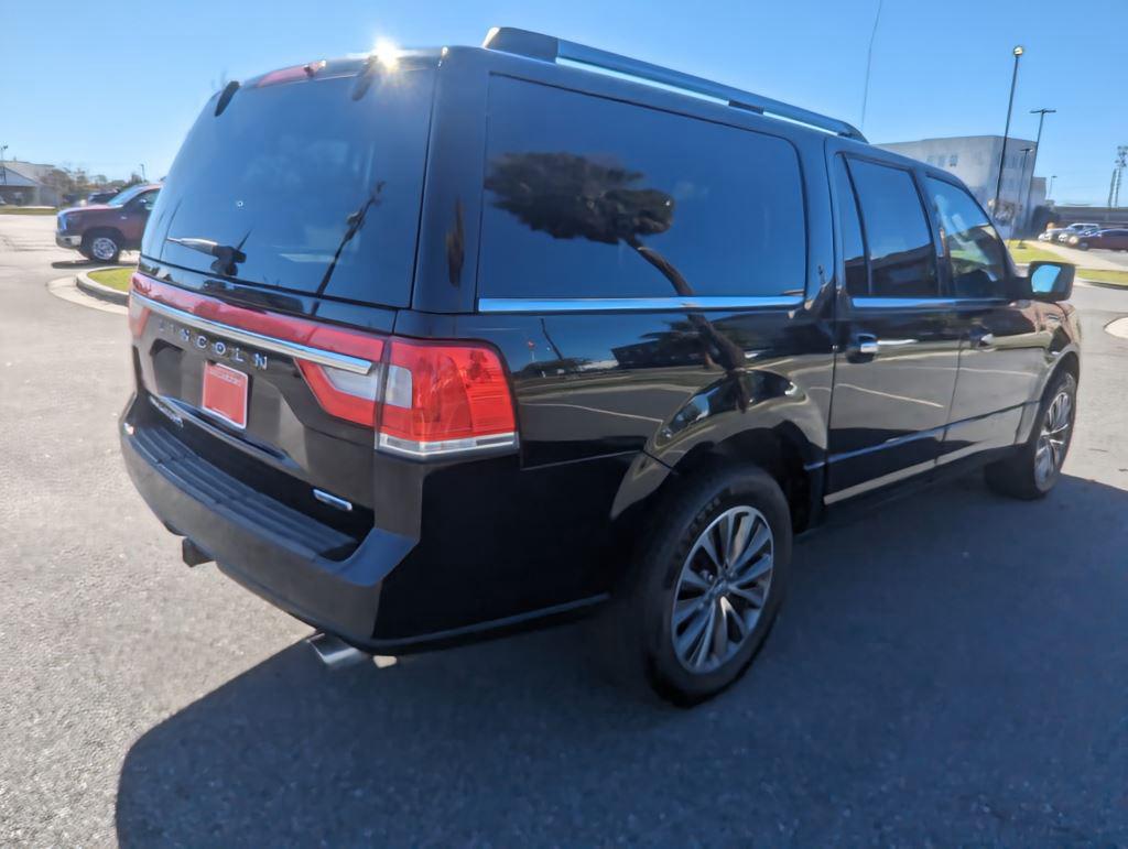 2016 Lincoln Navigator - $14,995