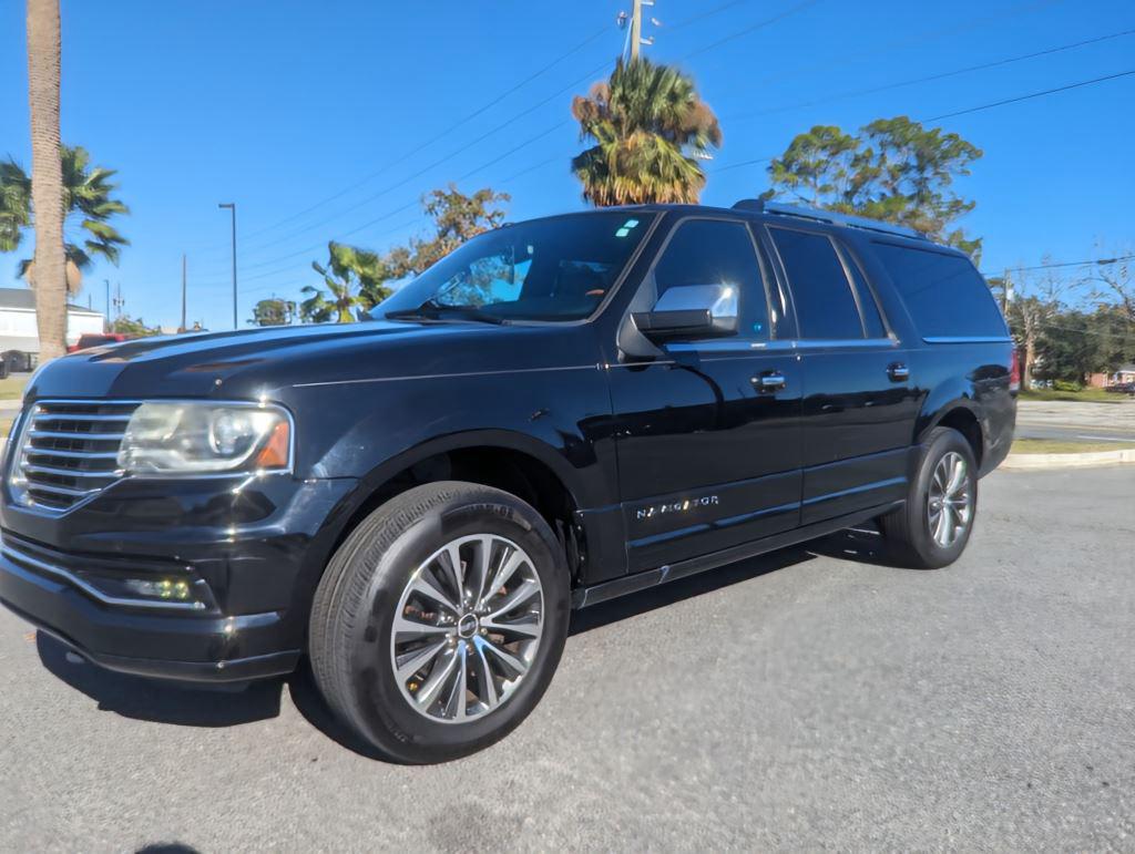 2016 Lincoln Navigator - $14,995