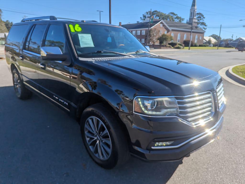 2016 Lincoln Navigator - $14,995