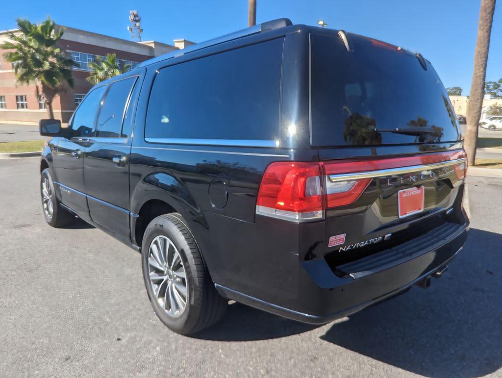 2016 Lincoln Navigator - $14,995