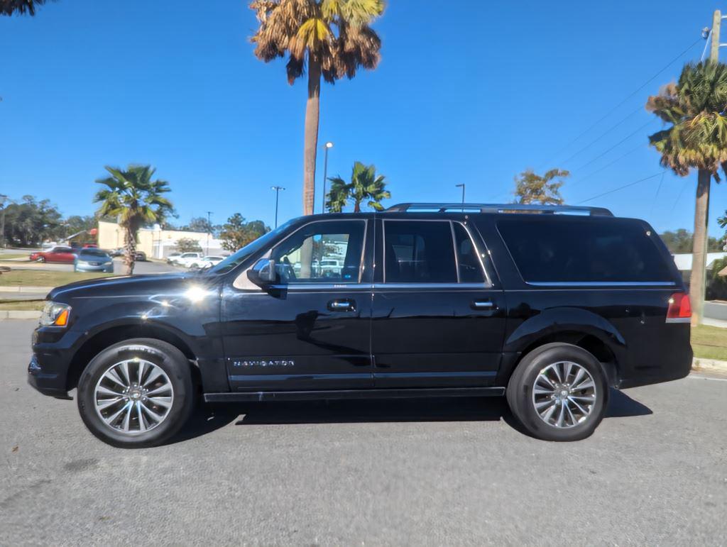 2016 Lincoln Navigator - $14,995