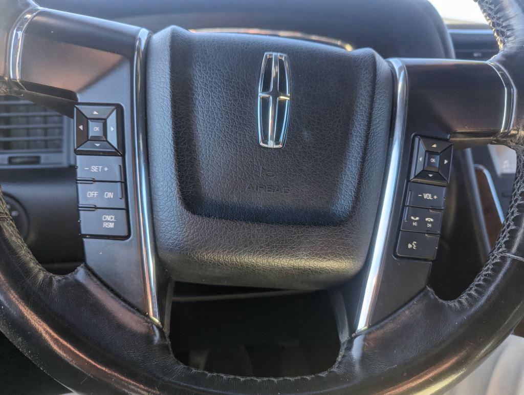 2016 Lincoln Navigator - $14,995